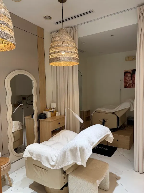 Skin Club Miami•Facials Endospheres RF Microneedling Permanent make up Hydrafacial Tattoo Removal — Facial spa in Miami